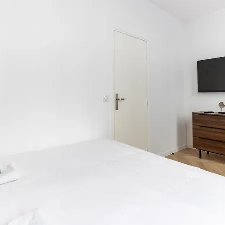 Hsh St Germain/jardin Du Luxembourg : Luxury Paris