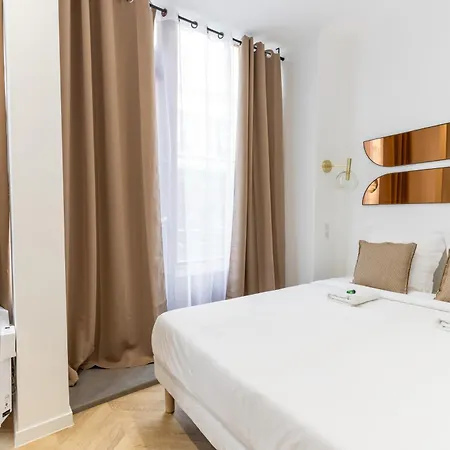 Hsh St Germain/jardin Du Luxembourg : Luxury